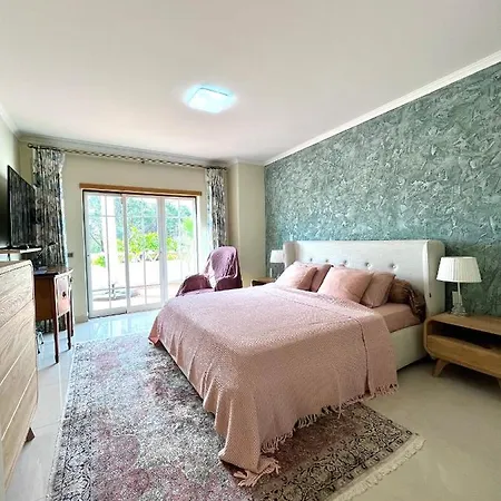 別荘 Paradise On The