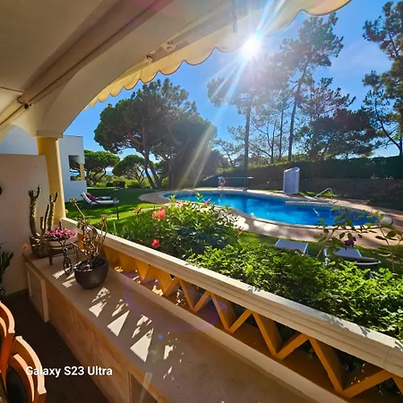 Paradise On The * Αλμπουφέιρα