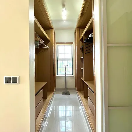 Paradise On The 度假居 *